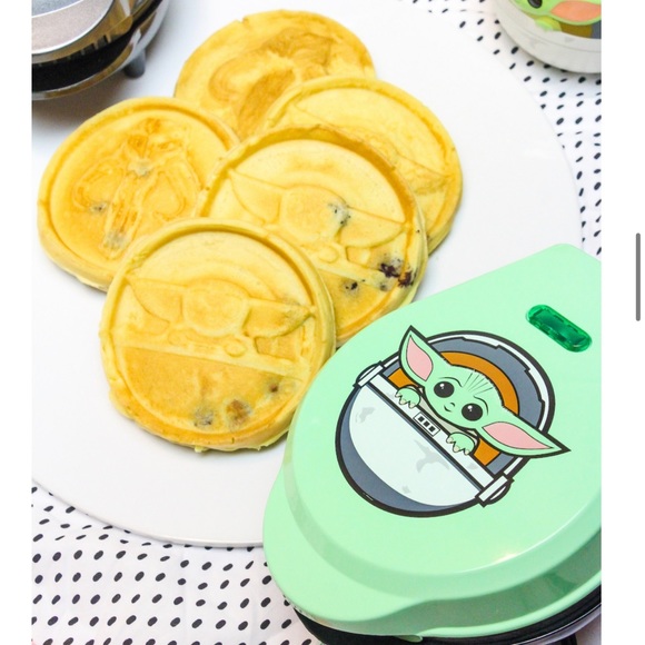 Star Wars “the child” mini waffle maker - Picture 2 of 6